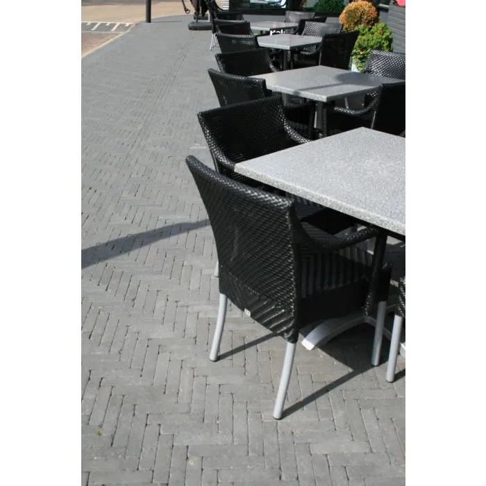 Brick pavers black 20x5x6cm (m2)