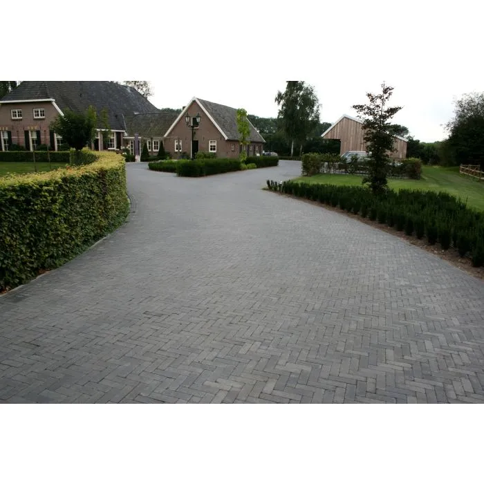Brick pavers black 20x5x6cm (m2)