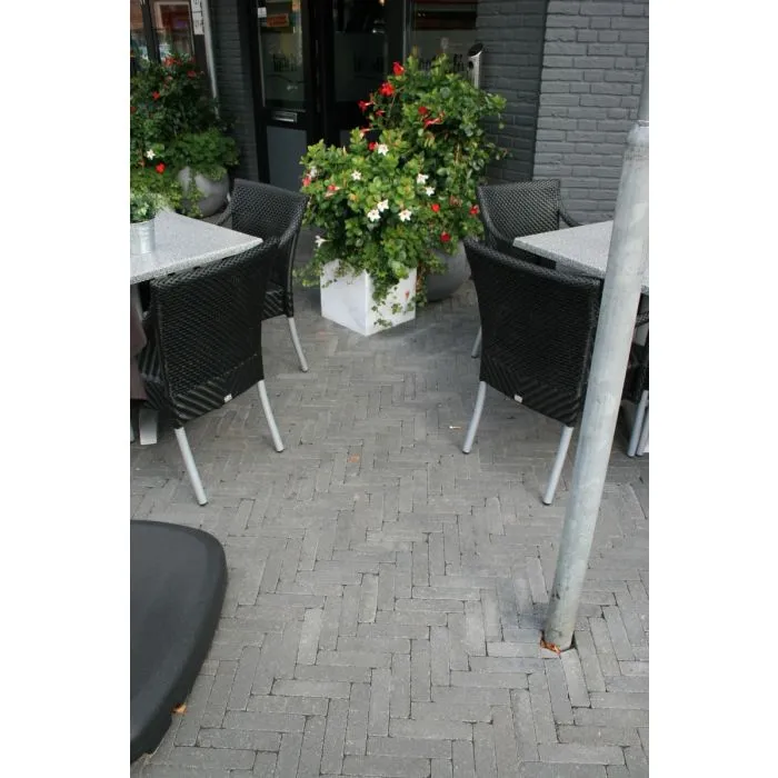 Brick pavers black 20x5x6cm (m2)